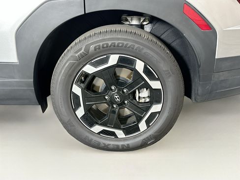 Used 2025 Hyundai Santa Fe SEL FWD image 11
