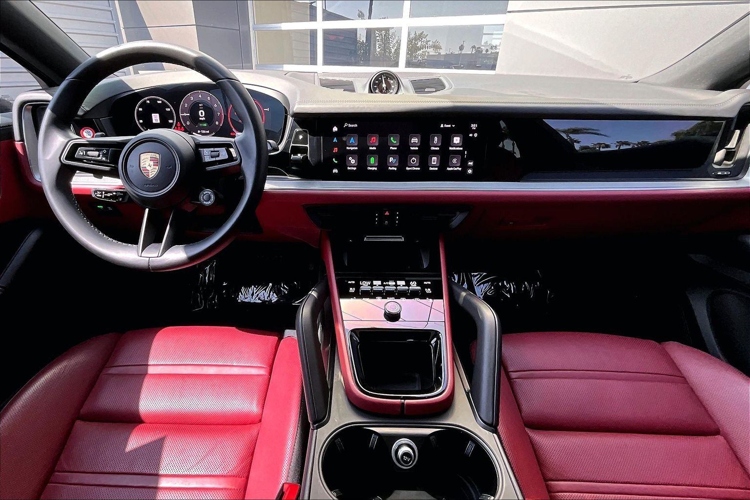 Certified 2025 Porsche Cayenne E-Hybrid Coupe w/ Premium Package Plus AWD/4WD image 15