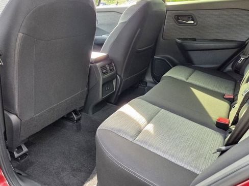 Used 2023 Nissan Rogue SV FWD image 10