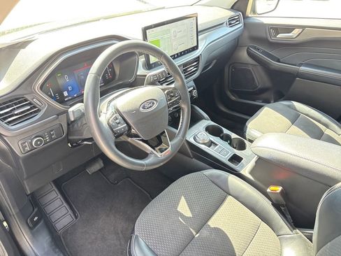 Used 2024 Ford Escape SE image 6