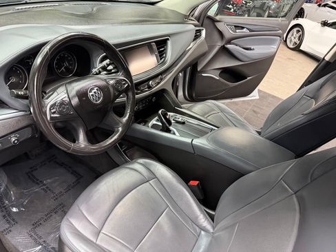 Used 2018 Buick Enclave Essence FWD image 32