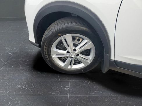 New 2025 Nissan Kicks Play S image 32