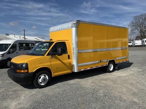 Used 2021 GMC Savana 3500 Extended w/ Power Convenience Package image 3