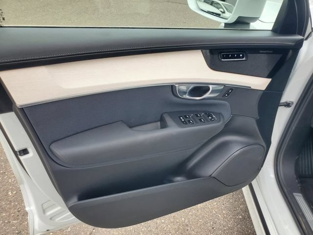 Certified 2025 Volvo XC90 B5 Ultra AWD/4WD image 10