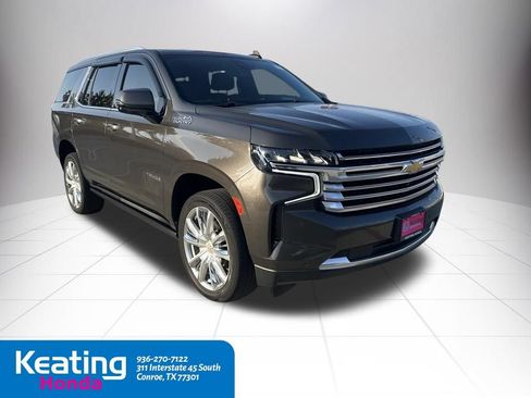 Used 2021 Chevrolet Tahoe High Country w/ Premium Package RWD image 3