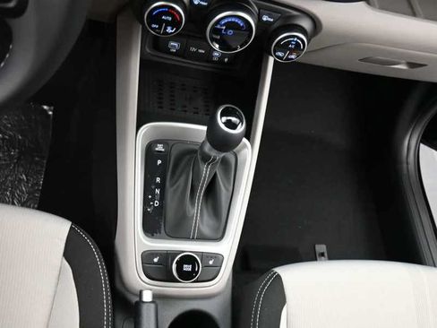 New 2026 Hyundai Venue SEL FWD image 22
