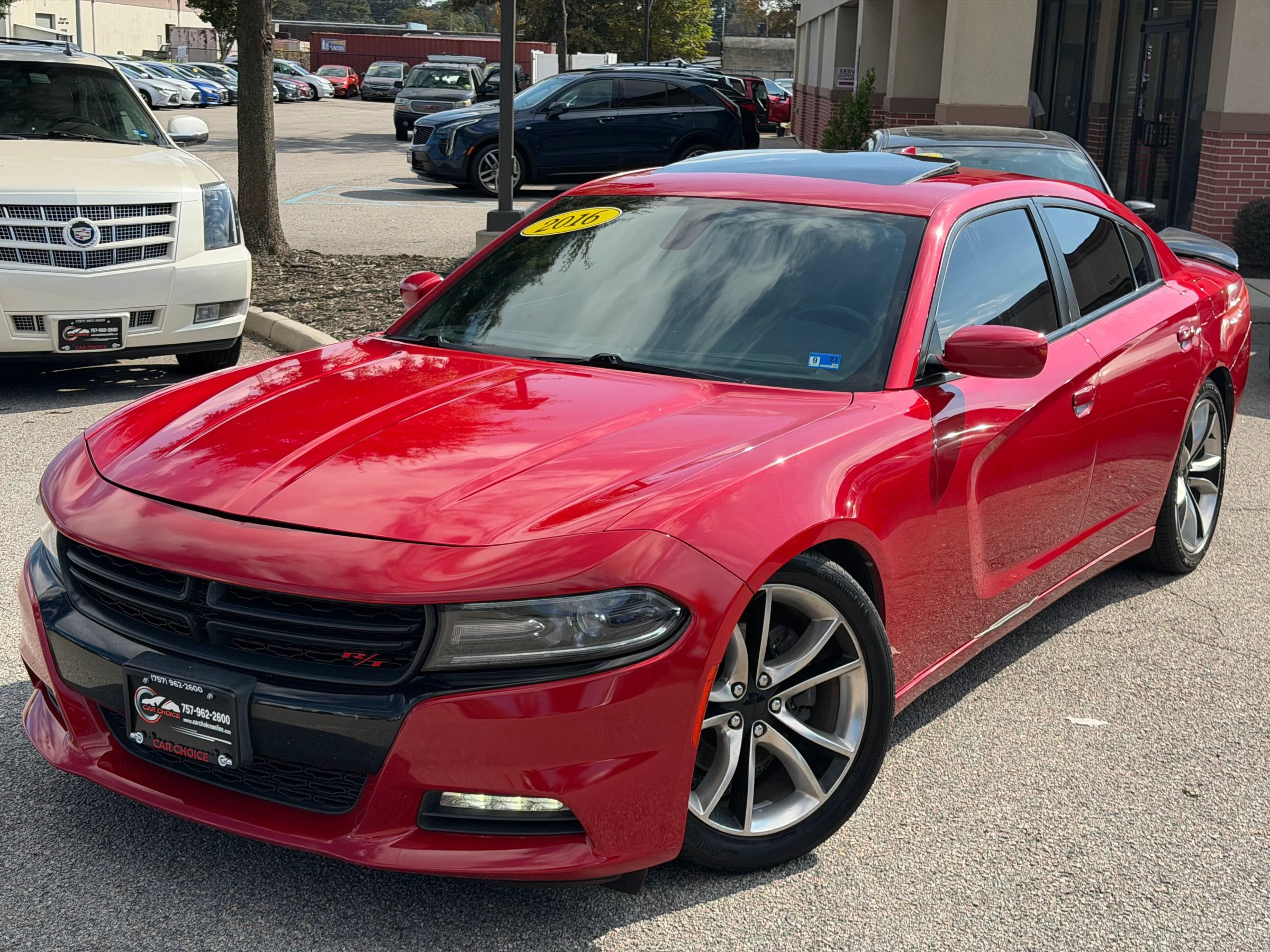 Used 2016 Dodge Charger R/T RWD image 2