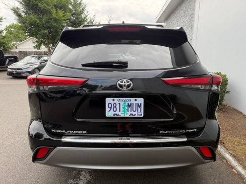 Used 2023 Toyota Highlander Platinum AWD/4WD image 7