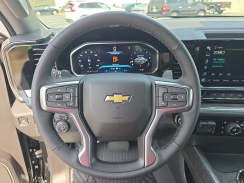 New 2026 Chevrolet Silverado 1500 LTZ w/ LTZ Premium Package AWD/4WD image 18