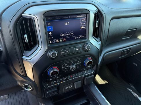 Used 2021 Chevrolet Silverado 1500 LT Trail Boss w/ Convenience Package II AWD/4WD image 17