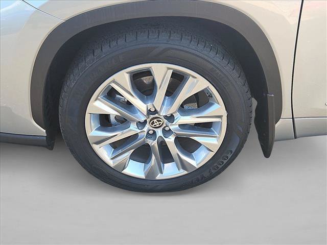 Used 2021 Toyota Highlander Limited AWD/4WD image 26