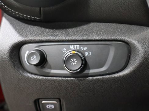 Used 2025 Chevrolet Blazer LT image 32