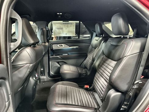 New 2026 Ford Explorer ST-Line w/ ST-Line Street Pack RWD image 25