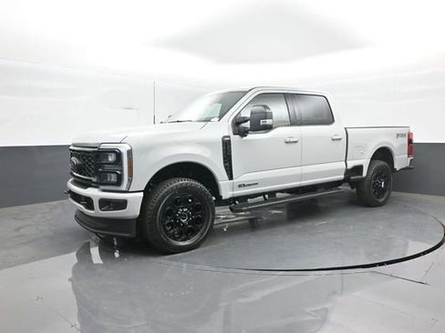 New 2026 Ford F250 Lariat w/ Black Appearance Package AWD/4WD image 4