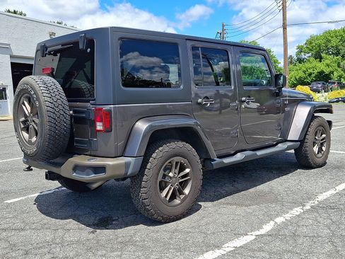 Used 2016 Jeep Wrangler Unlimited Sahara AWD/4WD image 6
