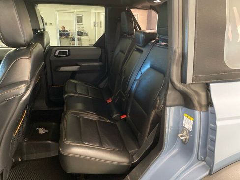 Used 2023 Ford Bronco Badlands image 9