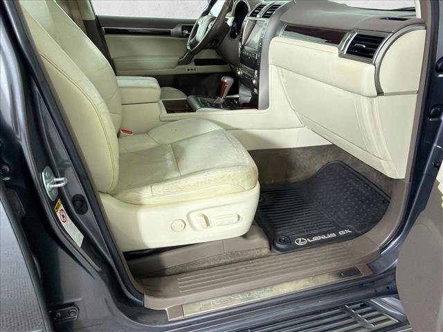 Used 2015 Lexus GX 460 w/ Premium Package AWD/4WD image 15