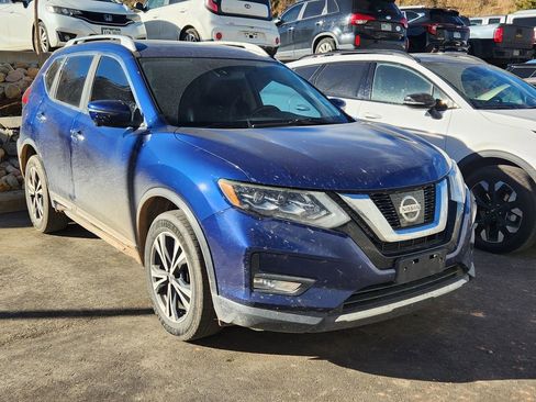 Used 2017 Nissan Rogue SL w/ SL Premium Package image 19