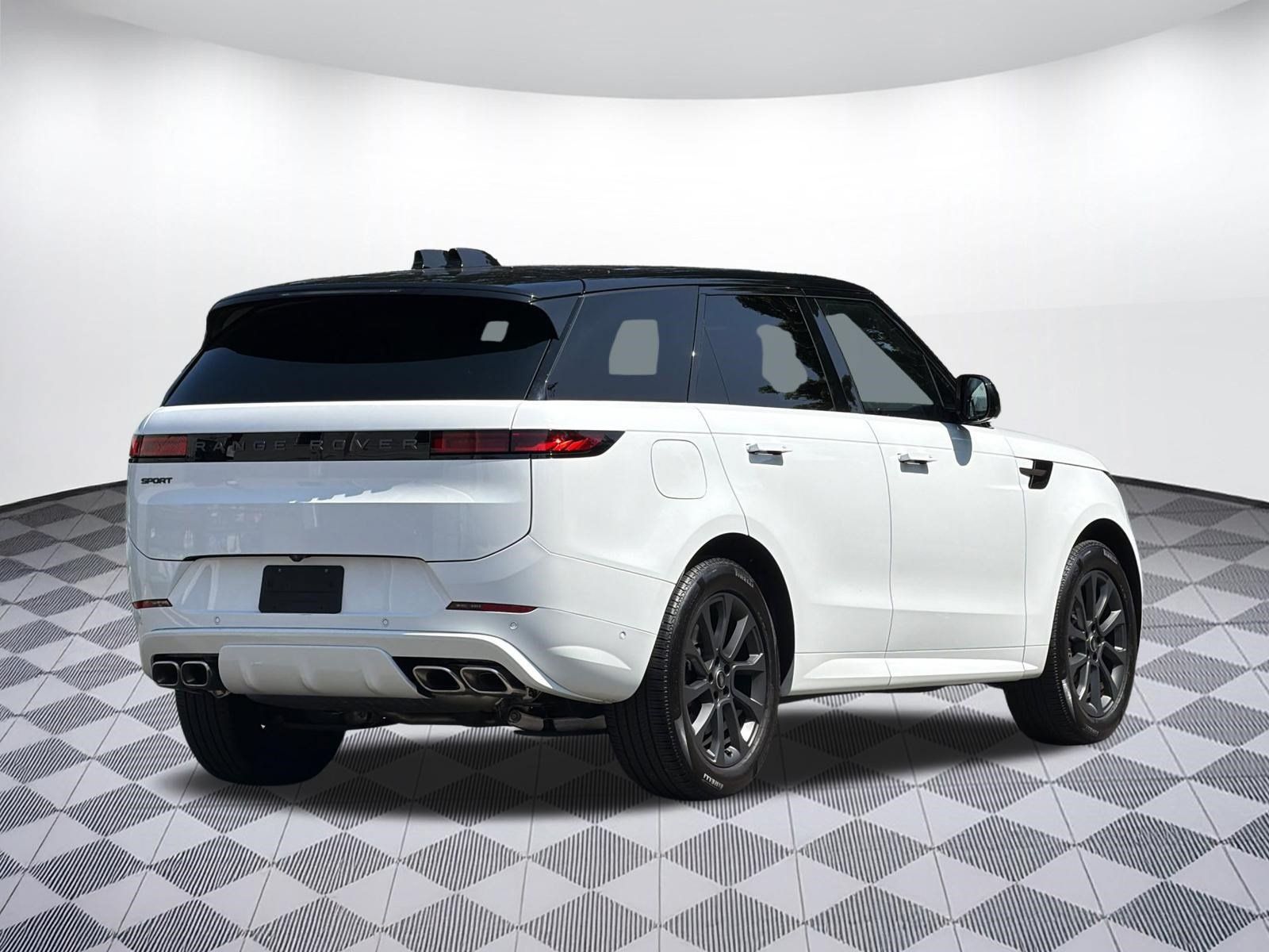 Used 2025 Land Rover Range Rover Sport Dynamic SE AWD/4WD image 8
