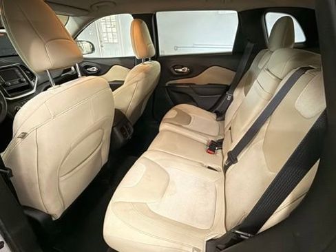 Used 2017 Jeep Cherokee Sport AWD/4WD image 24