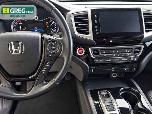 Used 2018 Honda Pilot Touring image 15