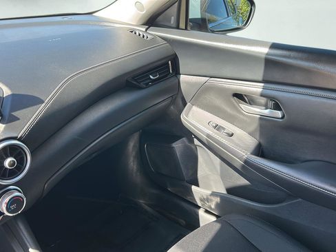 Used 2024 Nissan Sentra SV FWD image 17
