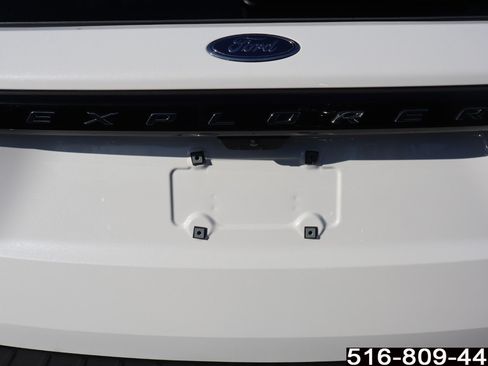 Used 2025 Ford Explorer Active AWD/4WD image 34