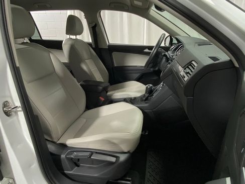 Used 2020 Volkswagen Tiguan SE w/ 3rd Row Seat Package AWD/4WD image 32