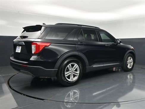 Used 2021 Ford Explorer XLT w/ Equipment Group 202A RWD image 6