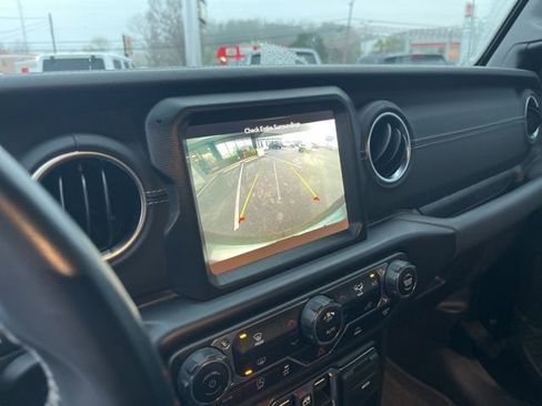 Used 2022 Jeep Wrangler Unlimited Sahara w/ LED Lighting Group image 25