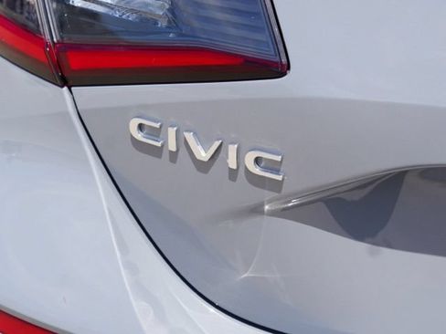 Used 2025 Honda Civic Sport image 9