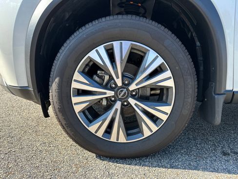 Certified 2023 Nissan Rogue SV image 11