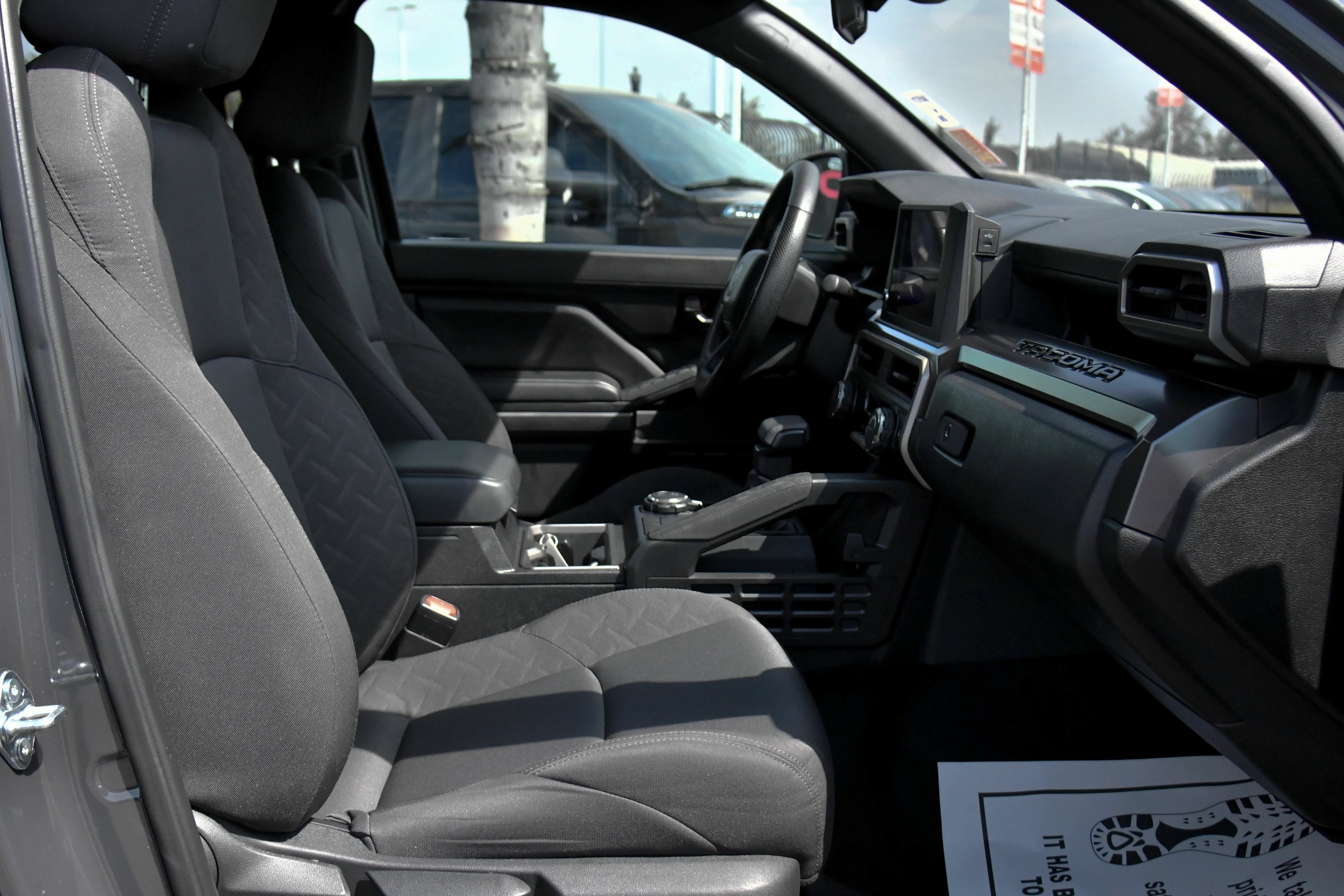 Used 2025 Toyota Tacoma SR5 AWD/4WD image 47