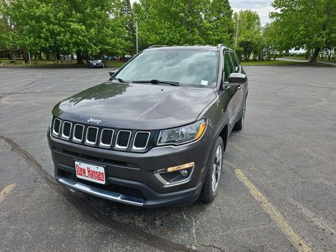 Used 2021 Jeep Compass Limited w/ Elite Interior Group AWD/4WD image 2