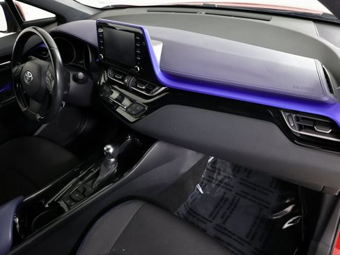 Used 2021 Toyota C-HR XLE image 28