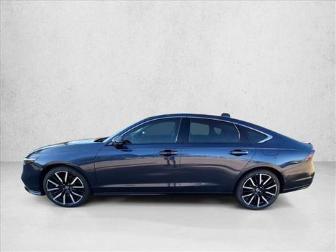 Used 2023 Honda Accord Touring image 9