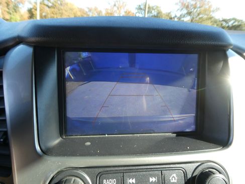 Used 2018 Chevrolet Suburban LT image 22