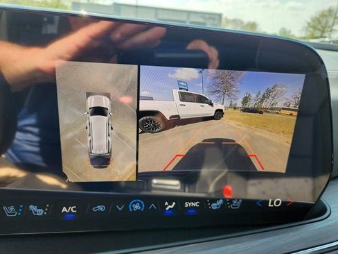New 2026 Chevrolet Suburban Premier w/ Sun And Tow Package AWD/4WD image 19
