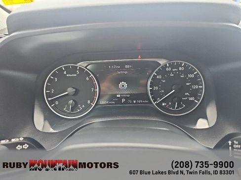 Used 2025 Nissan Rogue SV AWD/4WD image 15