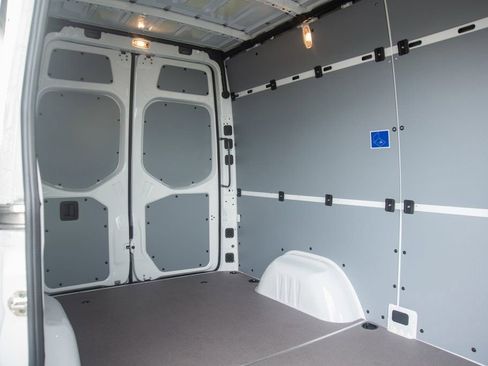 Used 2025 Mercedes-Benz Sprinter 2500 image 40