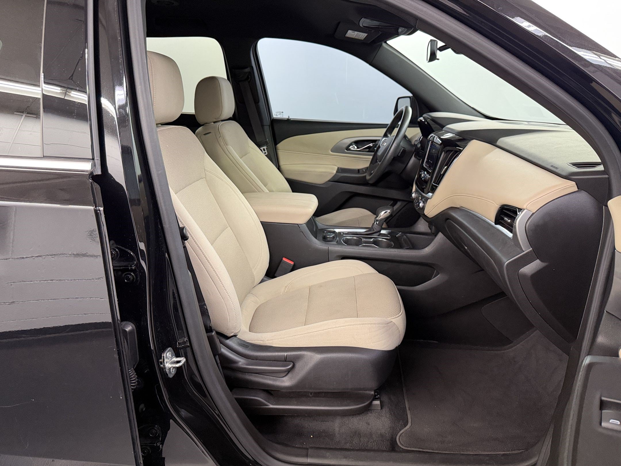 Used 2022 Chevrolet Traverse LS w/ LPO, Cargo Package FWD image 24