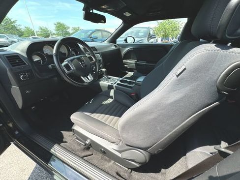 Used 2014 Dodge Challenger SXT w/ Super Sport Group (SS/T) RWD image 10