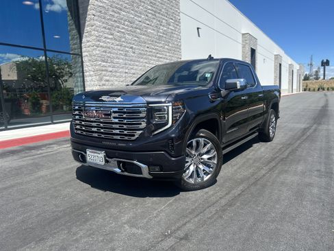 Used 2023 GMC Sierra 1500 Denali AWD/4WD image 3