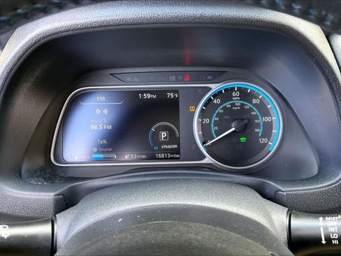 Used 2018 Nissan Leaf SV image 24