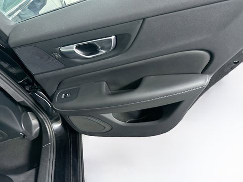 Used 2024 Volvo S60 B5 Core image 30