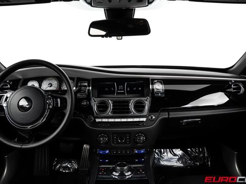 Used 2019 Rolls-Royce Wraith RWD image 24
