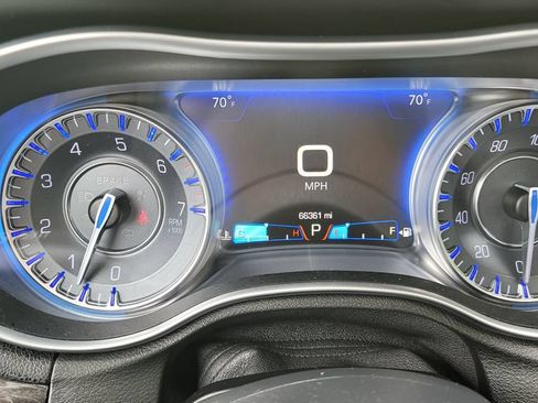 Used 2016 Chrysler 300 Limited w/ Driver Convenience Group AWD/4WD image 19