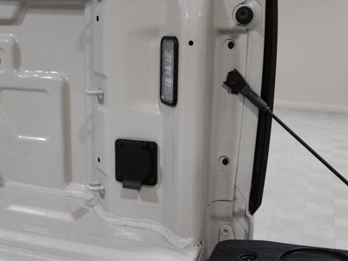 New 2026 GMC Sierra 1500 SLE image 14