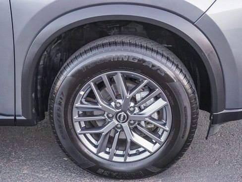 Used 2024 Nissan Rogue S image 10