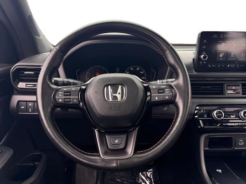 Used 2023 Honda Pilot TrailSport image 12